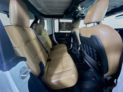 Used 2022 Jeep Wrangler Unlimited Rubicon w/ Steel Bumper Group image 11