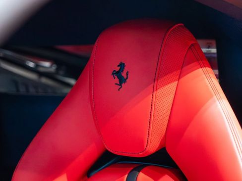 Certified 2022 Ferrari F8 Tributo RWD image 32