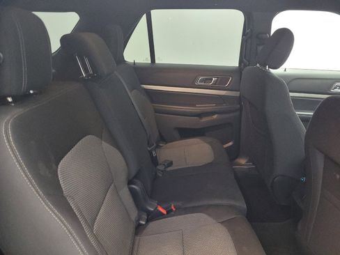 Used 2018 Ford Explorer XLT FWD image 19