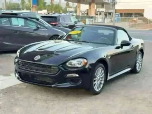 Used 2018 FIAT 124 Spider Classica RWD image 6
