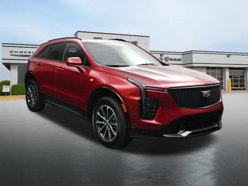 Used 2025 Cadillac XT4 Sport FWD image 7