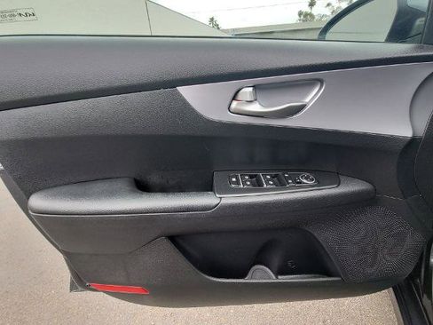 Used 2022 Kia Forte LXS image 19