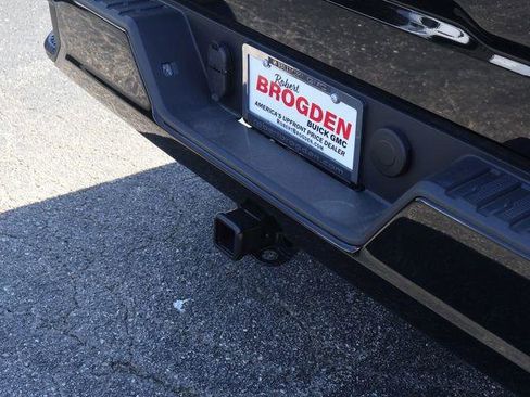 New 2026 GMC Sierra 1500 Elevation image 8