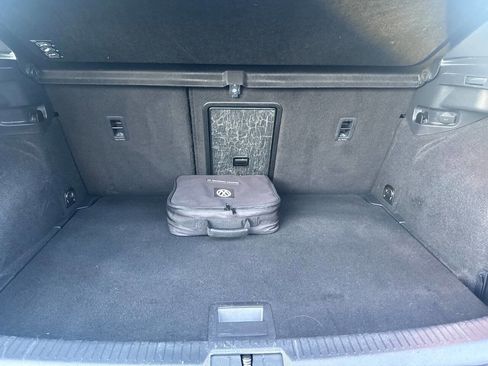 Used 2017 Volkswagen GTI SE image 15