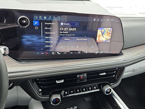 New 2026 Chevrolet Suburban Premier image 22