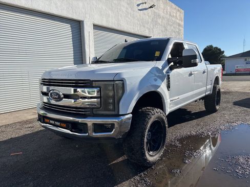Used 2019 Ford F250 Lariat w/ Lariat Value Package image 2