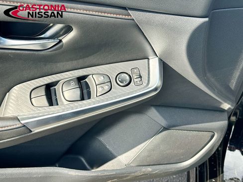 Used 2025 Nissan Sentra SR FWD image 23