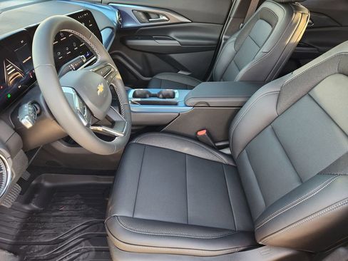 New 2026 Chevrolet Equinox EV LT image 9