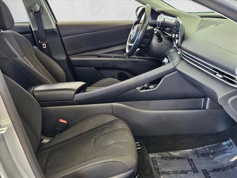Used 2021 Hyundai Elantra SEL w/ Convenience Package FWD image 19