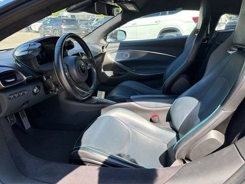 Used 2023 McLaren Artura RWD image 9