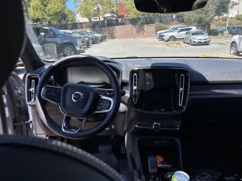 Used 2023 Volvo XC40 Recharge Ultimate w/ Protection Package Premier AWD/4WD image 3