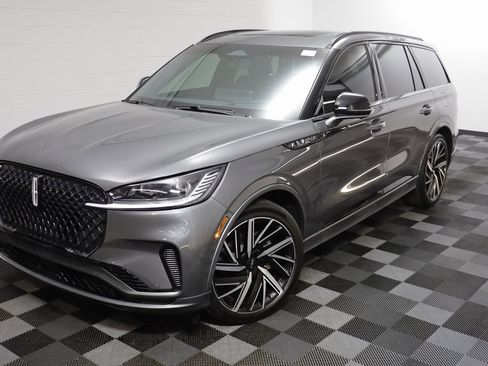 Used 2025 Lincoln Aviator Black Label w/ Jet Appearance Package image 2