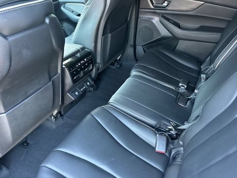 Used 2023 Acura MDX SH-AWD w/ Advance Package image 12