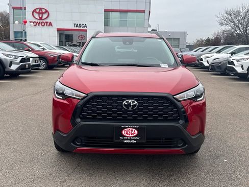 Used 2022 Toyota Corolla Cross LE image 2