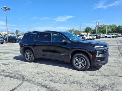 Used 2025 Chevrolet Traverse LT AWD/4WD image 11