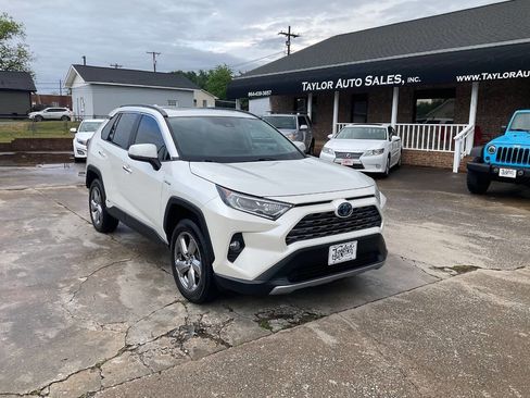 Used 2020 Toyota RAV4 Limited AWD/4WD image 1