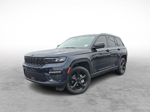 Used 2024 Jeep Grand Cherokee Limited w/ Black Appearance Package AWD/4WD image 1