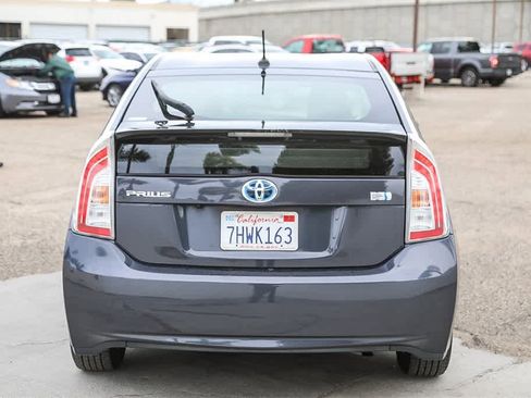 Used 2015 Toyota Prius Four image 5