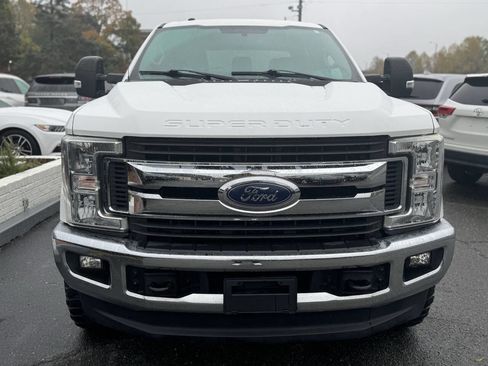 Used 2018 Ford F250 XLT w/ XLT Value Package AWD/4WD image 3