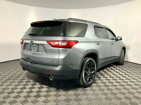 Used 2021 Chevrolet Traverse LT image 14