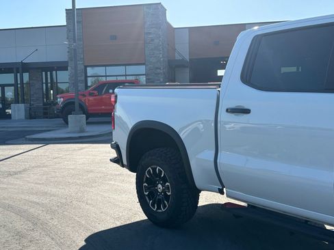 Used 2024 Chevrolet Silverado 1500 ZR2 w/ Technology Package AWD/4WD image 3
