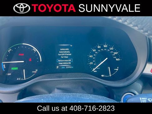 Used 2023 Toyota Sienna XLE FWD image 3
