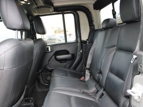 Used 2021 Jeep Gladiator Sport AWD/4WD image 13