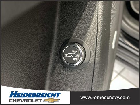 Certified 2023 Chevrolet Traverse LT w/ LT Premium Package image 29