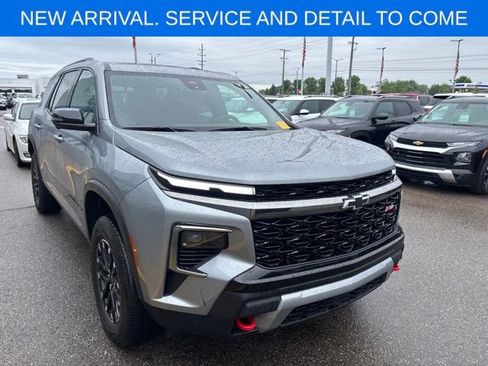 Used 2025 Chevrolet Traverse Z71 w/ Driver Confidence Package AWD/4WD image 6
