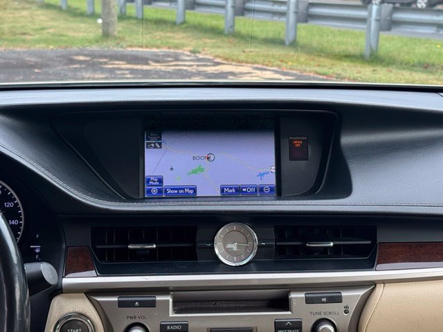Used 2013 Lexus ES 350 w/ Luxury Pkg FWD image 16