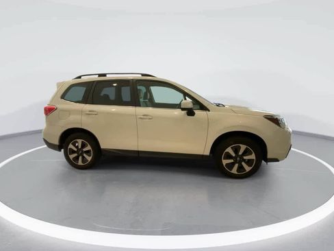 Used 2017 Subaru Forester 2.5i Limited AWD/4WD image 9