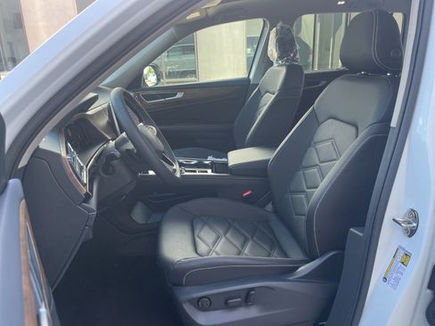 New 2026 Volkswagen Atlas SE FWD image 23