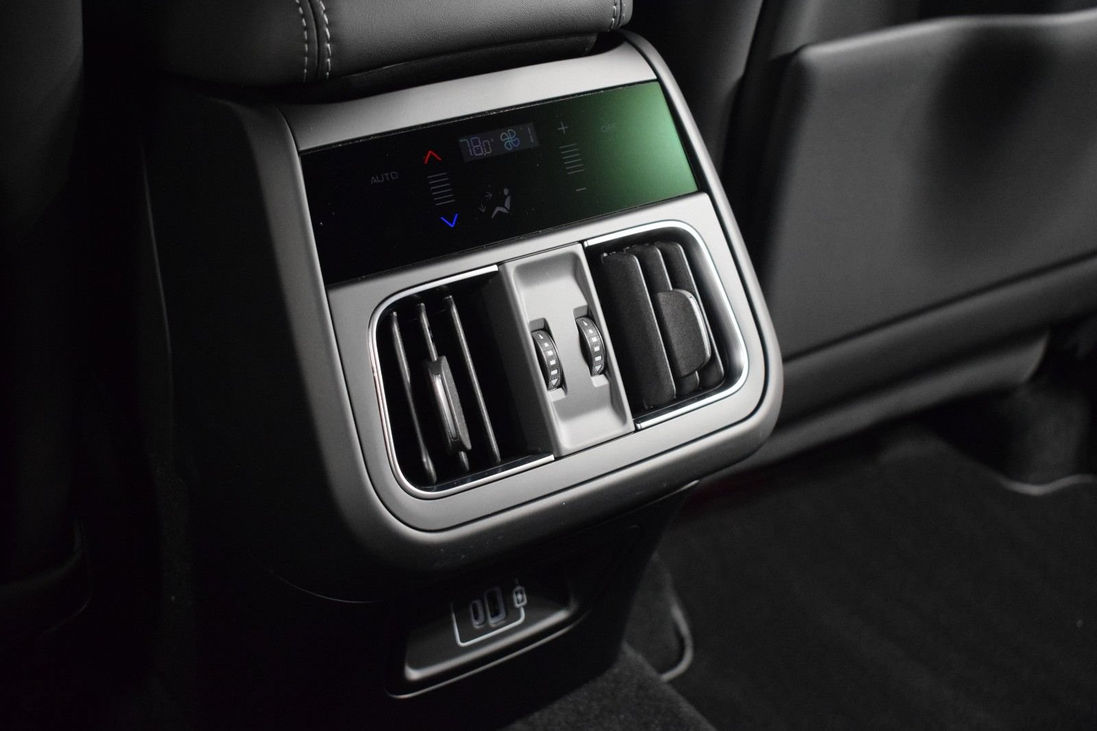 Certified 2025 Maserati Grecale Modena AWD/4WD image 20
