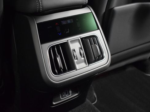 Used 2025 Maserati Grecale Modena AWD/4WD image 20