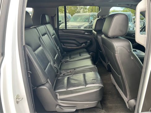 Used 2018 Chevrolet Suburban LT image 27