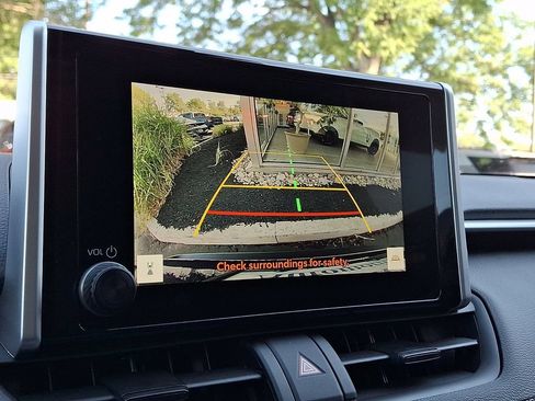 Used 2025 Toyota RAV4 XLE w/ Convenience Package AWD/4WD image 4