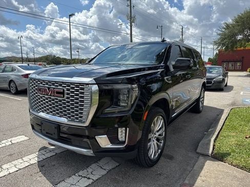 Used 2023 GMC Yukon XL Denali AWD/4WD image 4