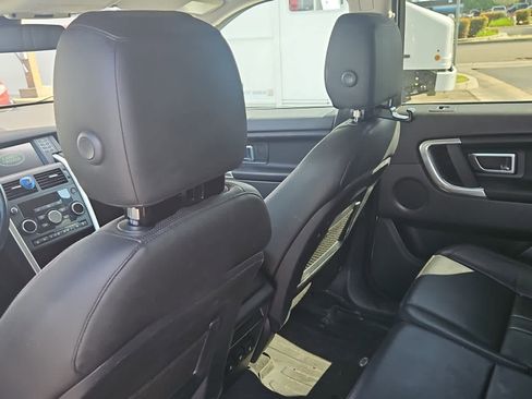 Used 2018 Land Rover Discovery Sport SE AWD/4WD image 10