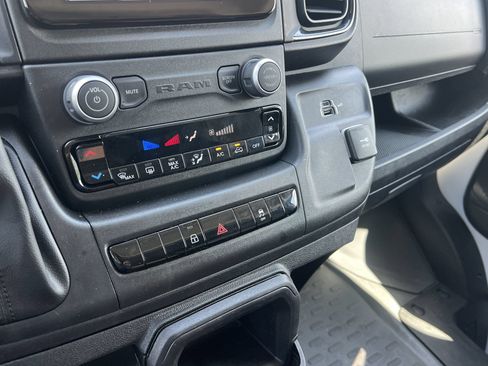 Used 2025 RAM ProMaster 2500 w/ Convenience Group FWD image 7