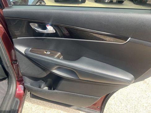 Used 2019 Kia Sorento LX image 16