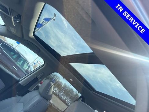 Used 2023 Honda Pilot Touring image 8