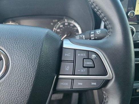 Certified 2024 Toyota Highlander LE image 22