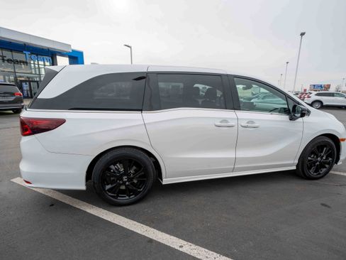 Used 2023 Honda Odyssey Sport image 6