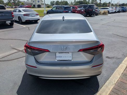 Used 2022 Honda Civic EX image 6