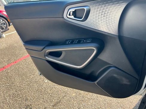 Certified 2023 Kia Soul EX image 18