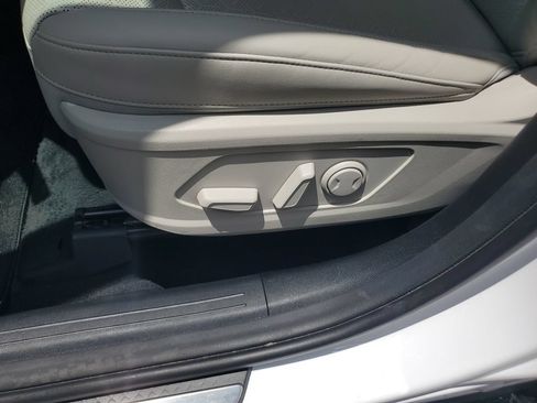 Used 2023 Kia Sorento SX AWD/4WD image 16