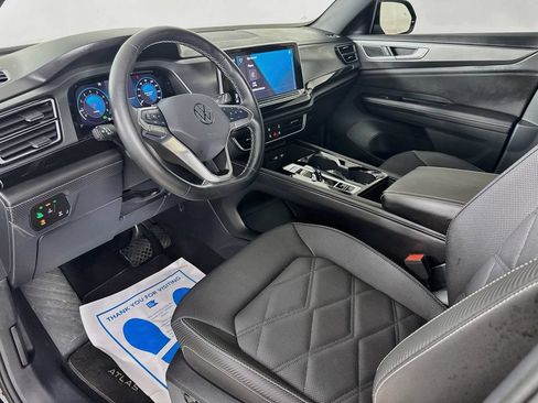 Used 2025 Volkswagen Atlas Cross Sport SE FWD image 10