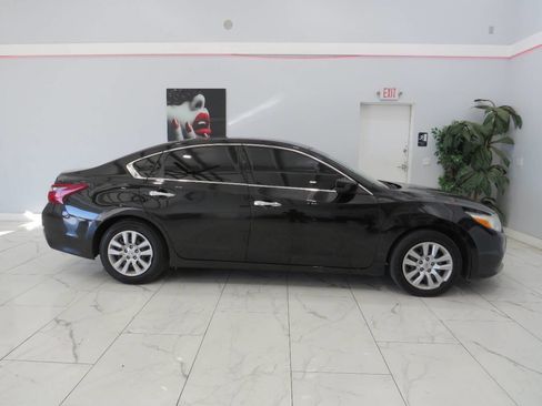 Used 2018 Nissan Altima 2.5 S image 3