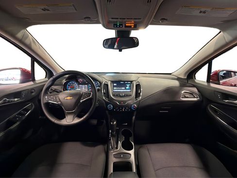 Used 2018 Chevrolet Cruze LT w/ Convenience Package image 38