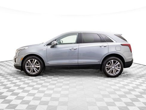 Used 2023 Cadillac XT5 Premium Luxury w/ Technology Package image 2